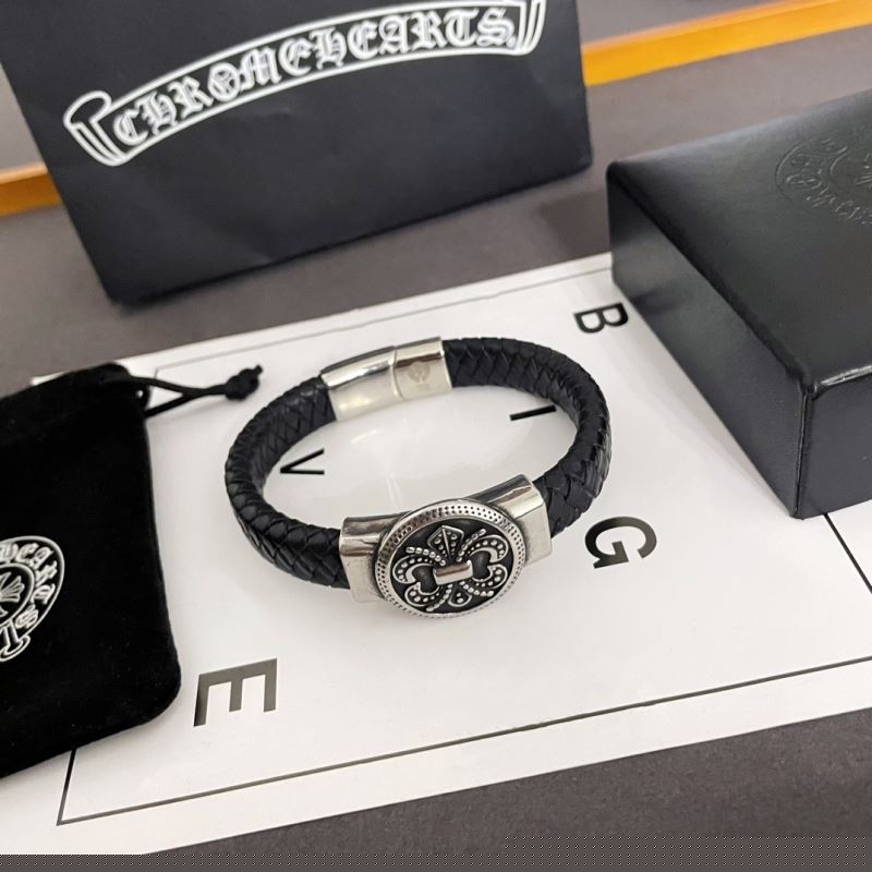 Ch**me He**ts necklaces